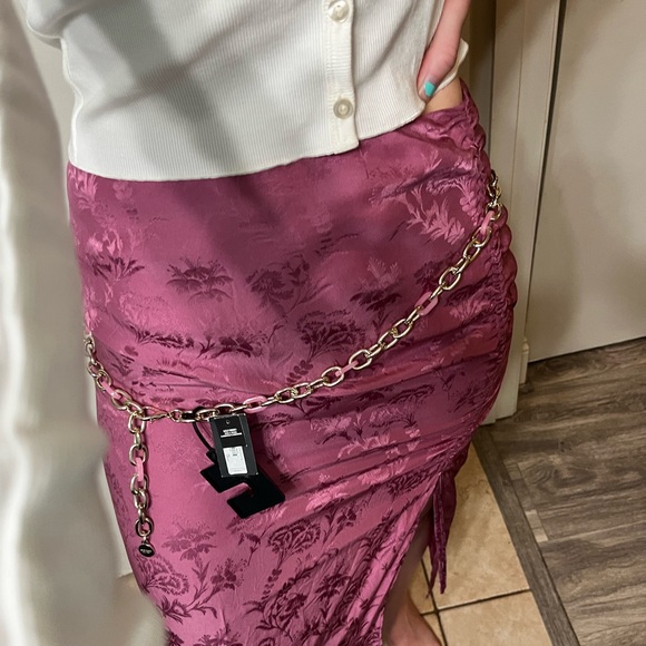 KATE SPADE NEW YORK LOCK & SPADE CHAIN LINK BELT IN PINK